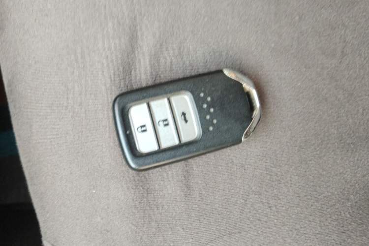 Used Honda Crider 2013 1.8L automatic luxury edition Vehicle Key