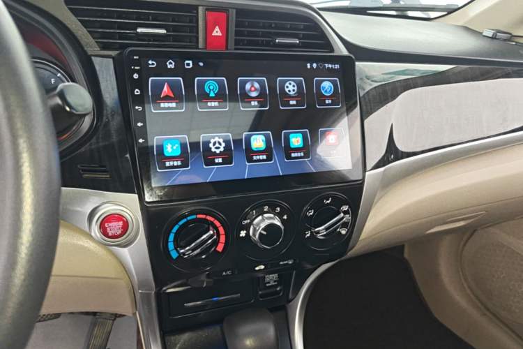 Used Honda Crider 2013 1.8L automatic luxury edition Audio And AC Panel