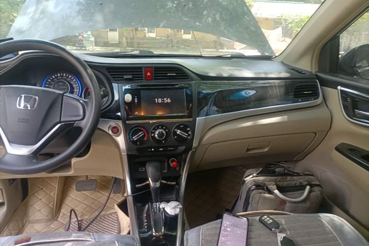 Used Honda Crider 2013 1.8L automatic luxury edition Audio And AC Panel