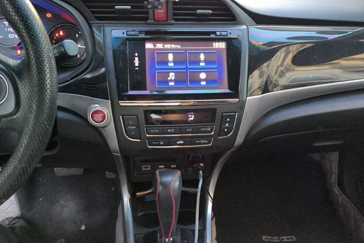 Used Honda Crider 2013 1.8L automatic flagship version Audio And AC Panel