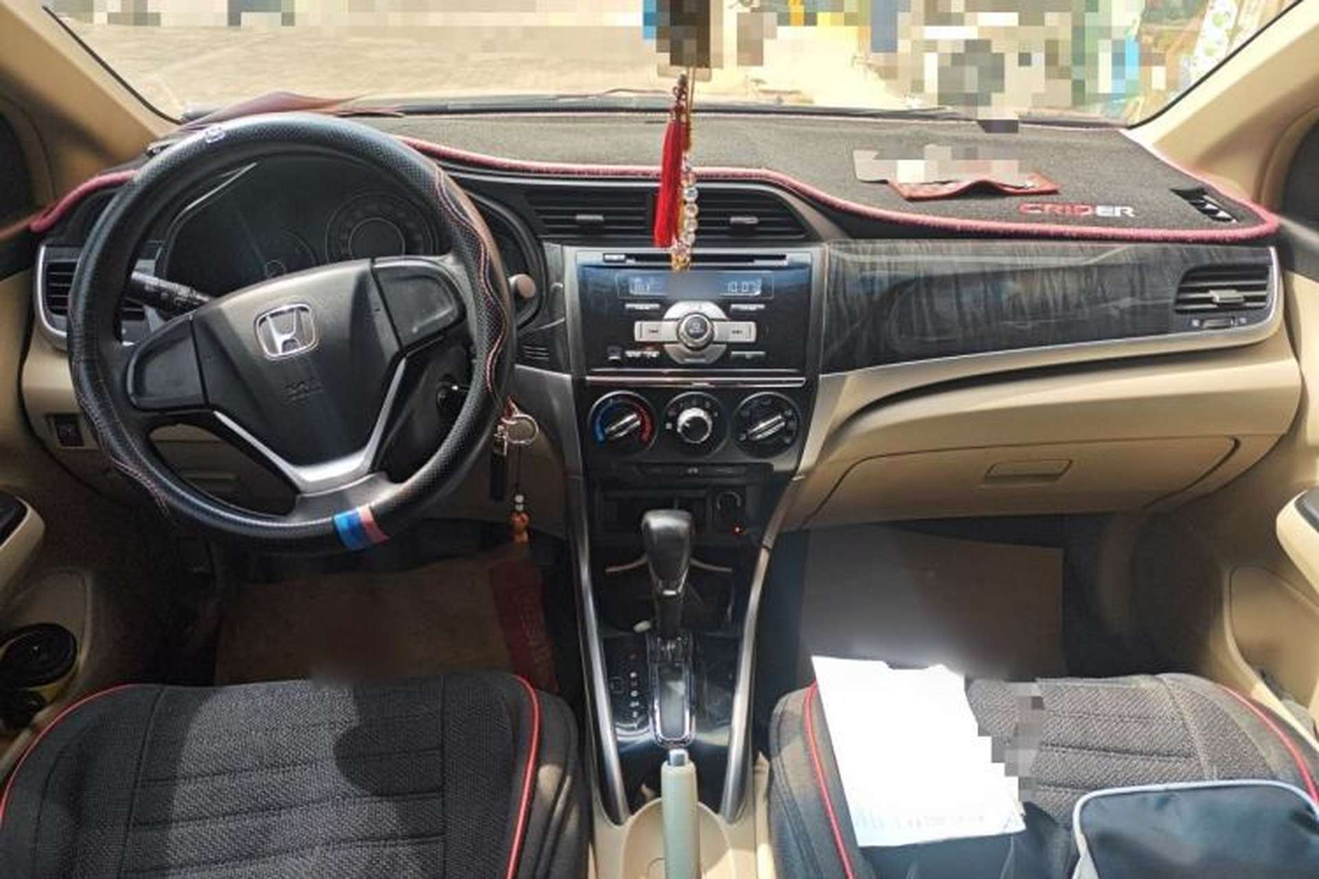 Used Honda Crider 2013 1.8L automatic luxury edition Center Console