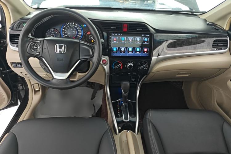 Used Honda Crider 2013 1.8L automatic luxury edition Center Console