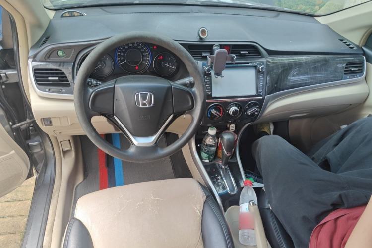 Used Honda Crider 2013 1.8L automatic comfort version Center Console