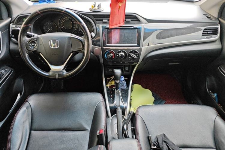 Used Honda Crider 2013 1.8L automatic luxury edition Center Console