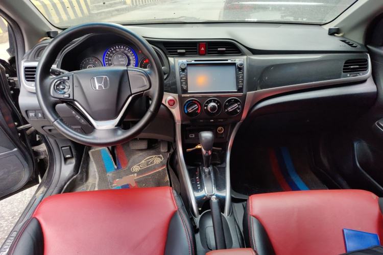 Used Honda Crider 2013 1.8L automatic luxury edition Center Console