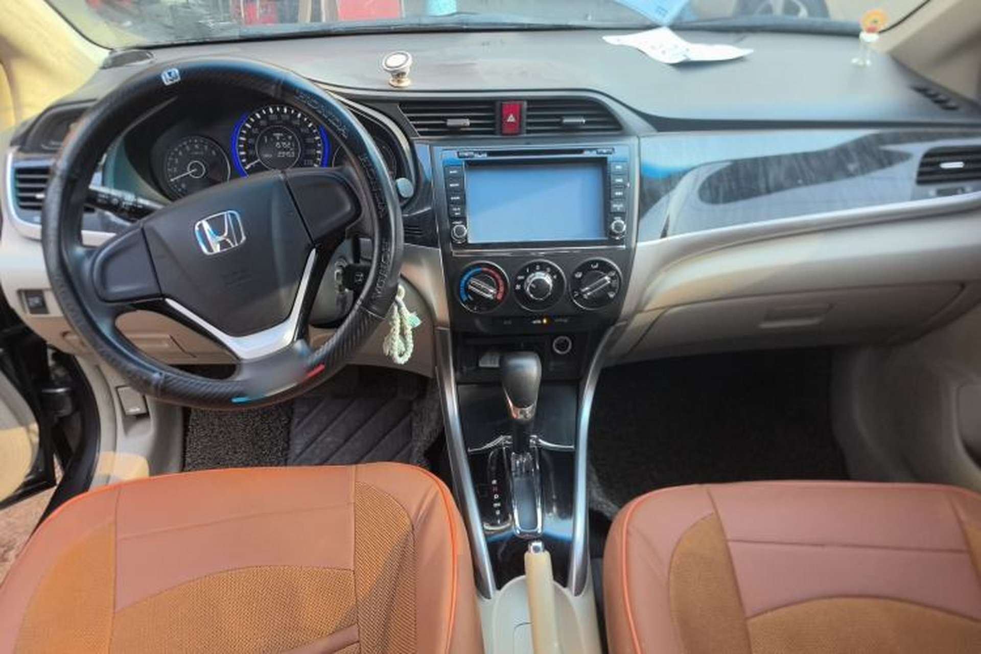 Used Honda Crider 2013 1.8L automatic comfort version Center Console