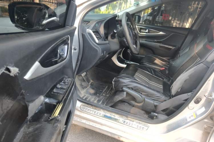 Used Honda Crider 2013 1.8L automatic luxury edition Driver Seat
