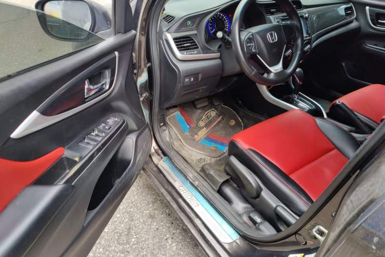 Used Honda Crider 2013 1.8L automatic luxury edition Driver Seat