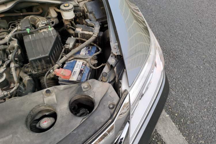 Used Honda Crider 2013 1.8L automatic luxury edition Engine Bay Left