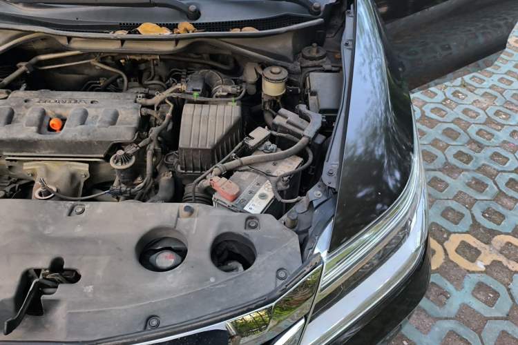 Used Honda Crider 2013 1.8L automatic flagship version Engine Bay Left