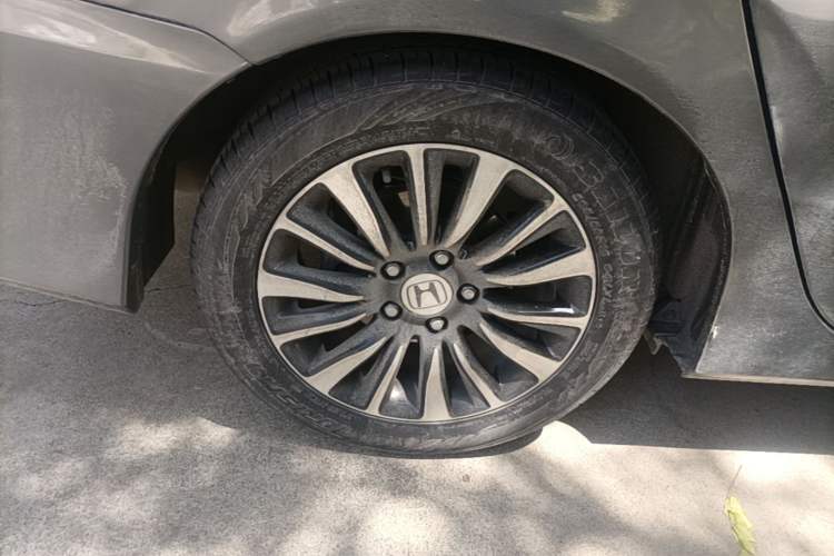Used Honda Crider 2013 1.8L automatic luxury edition Exterior 5