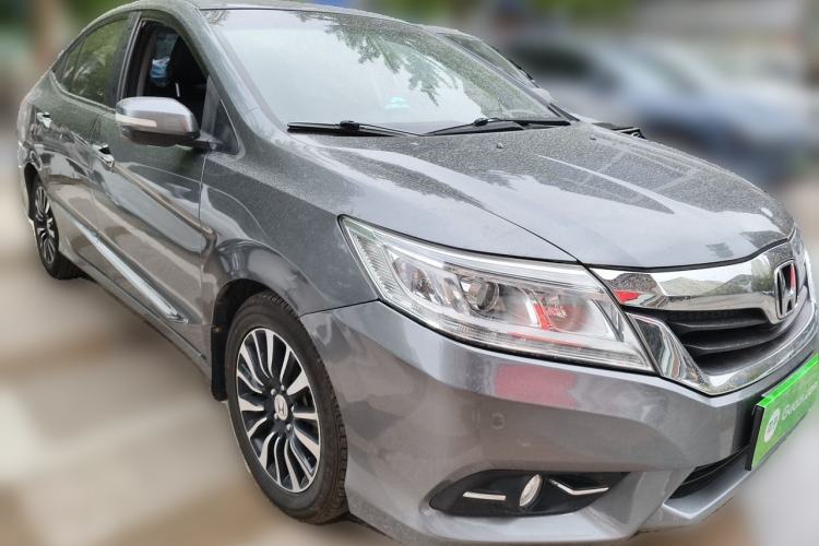 Used Honda Crider 2013 1.8L automatic luxury edition Front Right 45 Deg