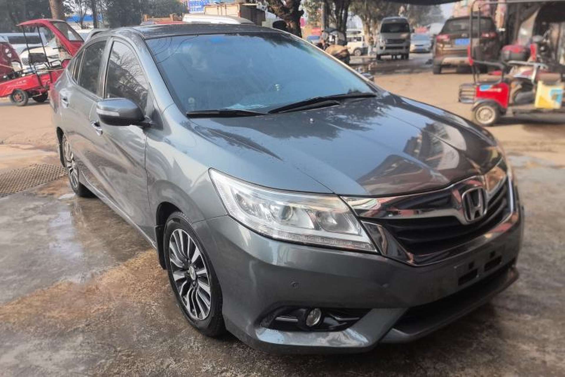 Used Honda Crider 2013 1.8L automatic comfort version Front Right 45 Deg