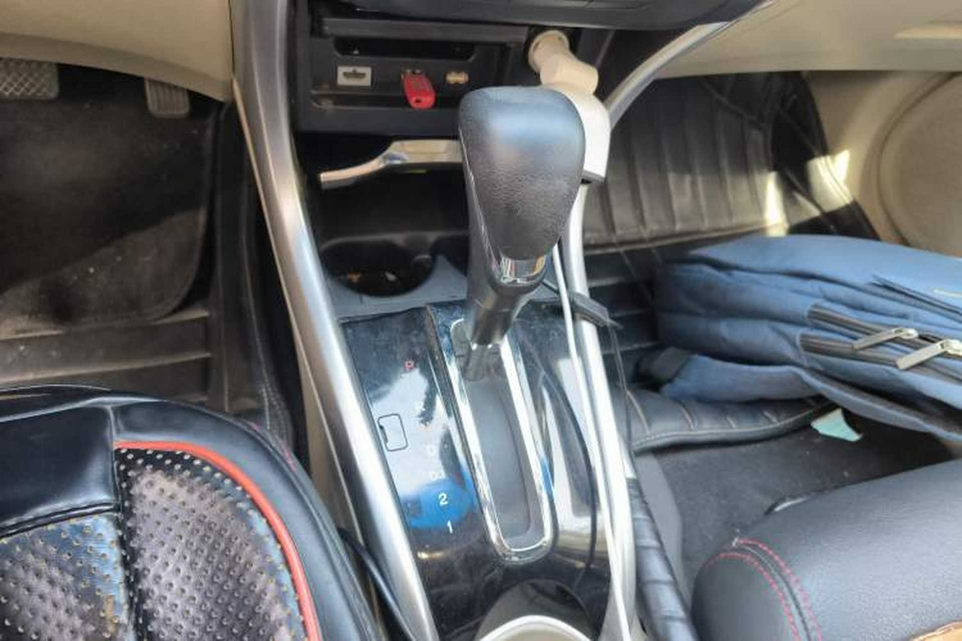 Used Honda Crider 2013 1.8L automatic luxury edition Gear Lever