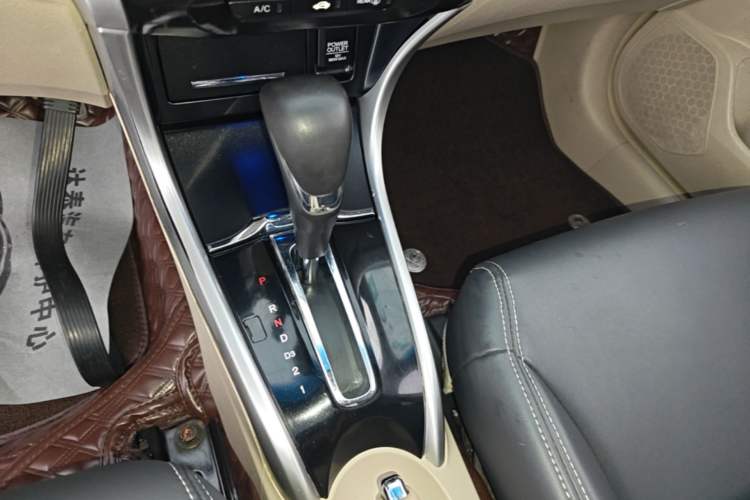 Used Honda Crider 2013 1.8L automatic luxury edition Gear Lever
