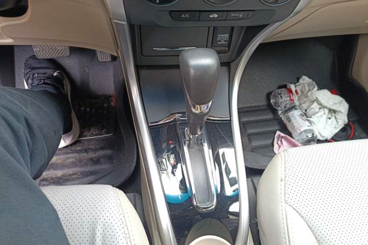 Used Honda Crider 2013 1.8L automatic luxury edition Gear Lever