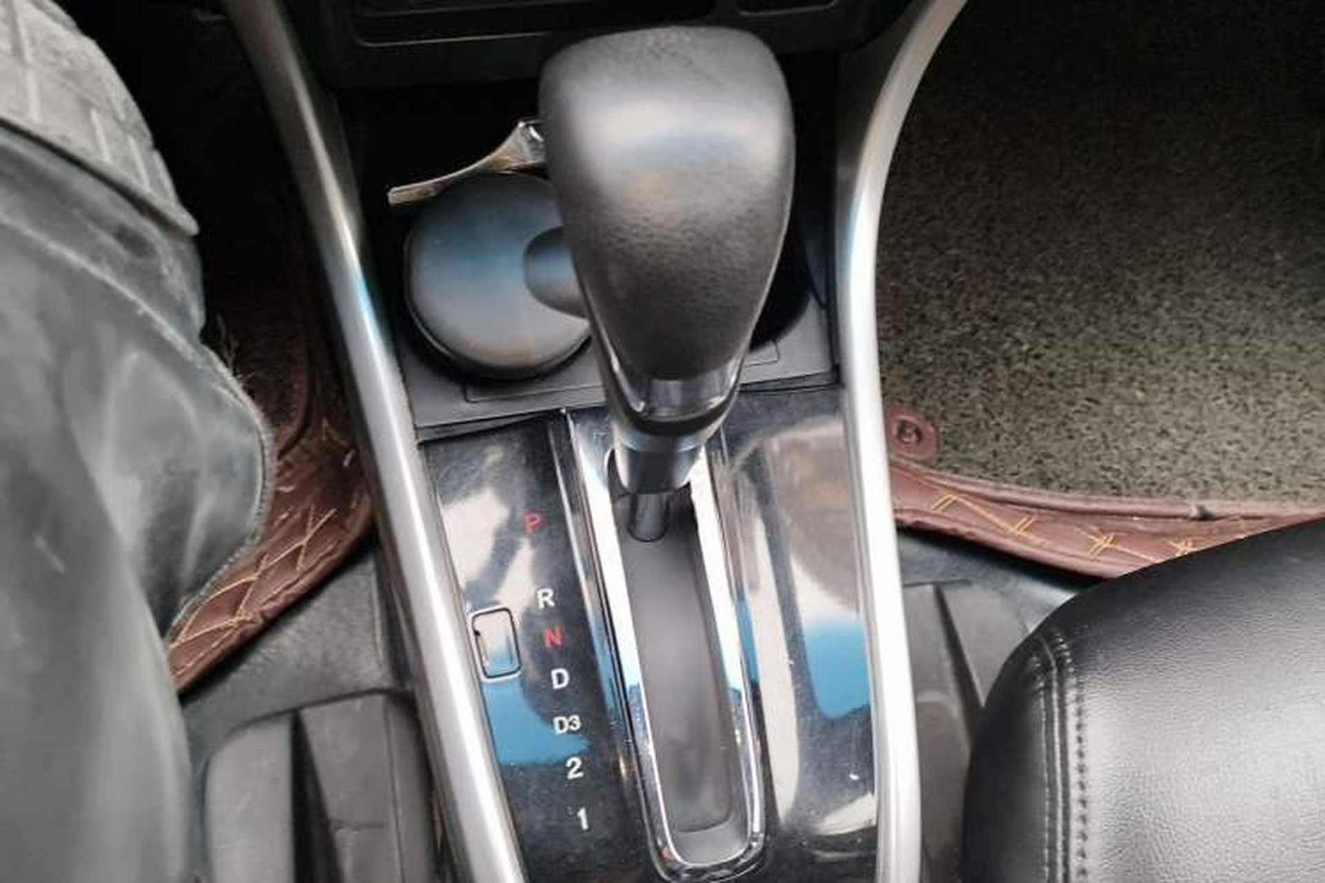 Used Honda Crider 2013 1.8L automatic luxury edition Gear Lever