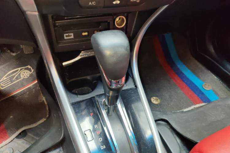 Used Honda Crider 2013 1.8L automatic luxury edition Gear Lever