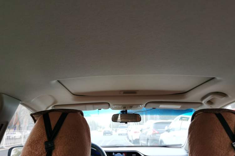 Used Honda Crider 2013 1.8L automatic luxury edition Headliner