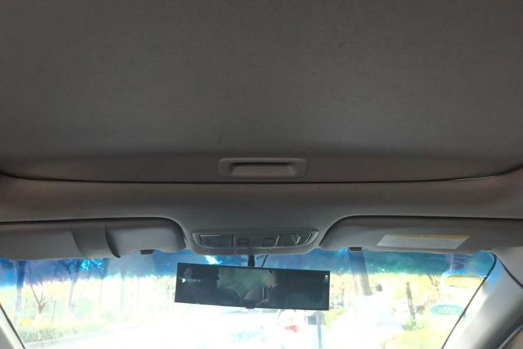 Used Honda Crider 2013 1.8L automatic luxury edition Headliner
