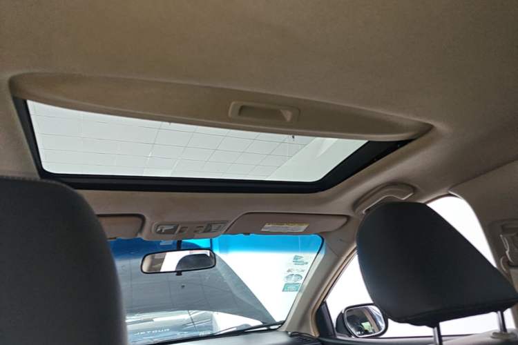 Used Honda Crider 2013 1.8L automatic luxury edition Headliner