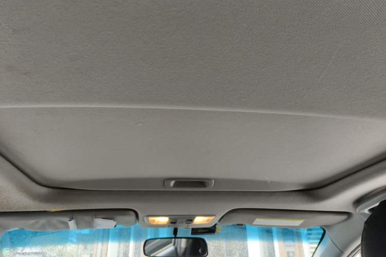 Used Honda Crider 2013 1.8L automatic luxury edition Headliner