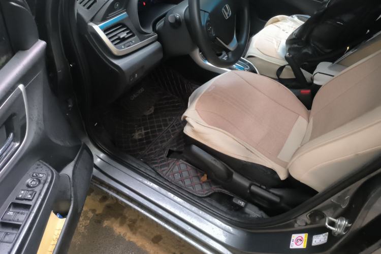 Used Honda Crider 2013 1.8L automatic luxury edition Interior 3