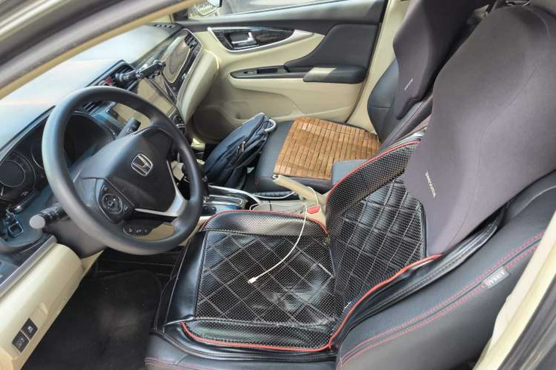 Used Honda Crider 2013 1.8L automatic luxury edition Left Front Seat