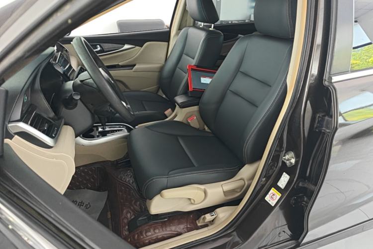 Used Honda Crider 2013 1.8L automatic luxury edition Left Front Seat