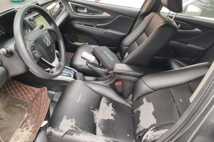 Used Honda Crider 2013 1.8L automatic luxury edition Left Front Seat