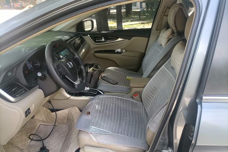 Used Honda Crider 2013 1.8L automatic luxury edition Left Front Seat