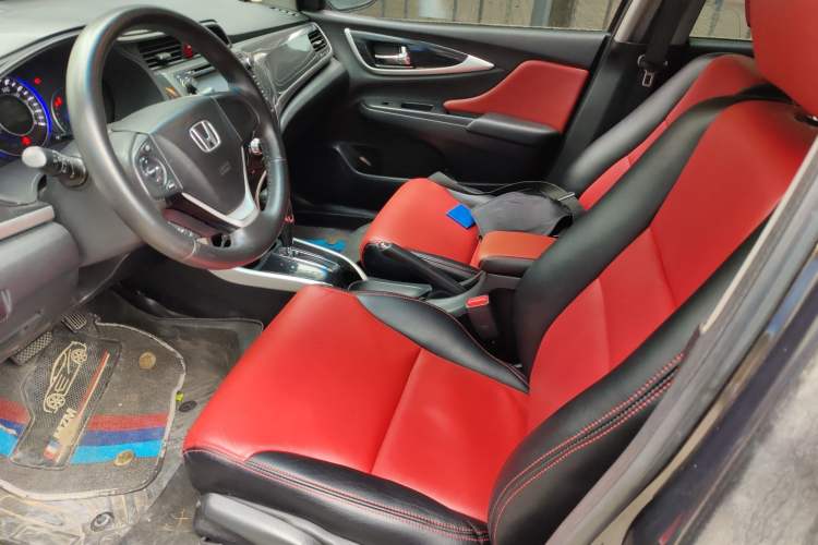 Used Honda Crider 2013 1.8L automatic luxury edition Left Front Seat