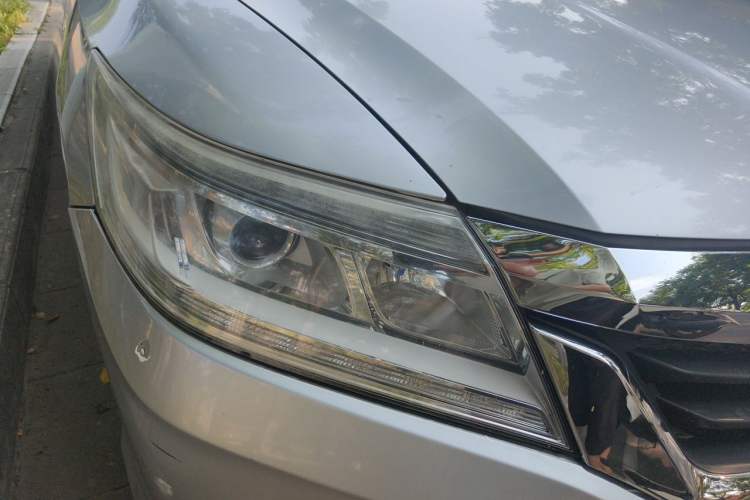 Used Honda Crider 2013 1.8L automatic luxury edition Right Front Headlight