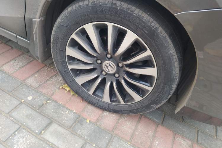 Used Honda Crider 2013 1.8L manual Comfort version Right Front Wheel Hub