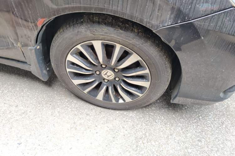 Used Honda Crider 2013 1.8L automatic luxury edition Right Front Wheel Hub