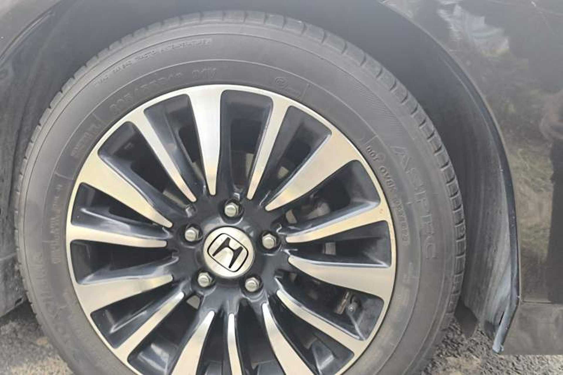 Used Honda Crider 2013 1.8L automatic flagship version Right Front Wheel Hub