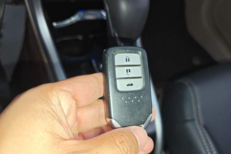 Used Honda Crider 2013 1.8L automatic luxury edition Vehicle Key