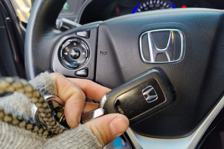 Used Honda Crider 2013 1.8L automatic luxury edition Vehicle Key