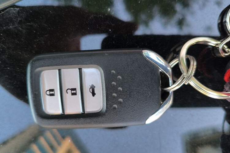Used Honda Crider 2013 1.8L automatic flagship version Vehicle Key