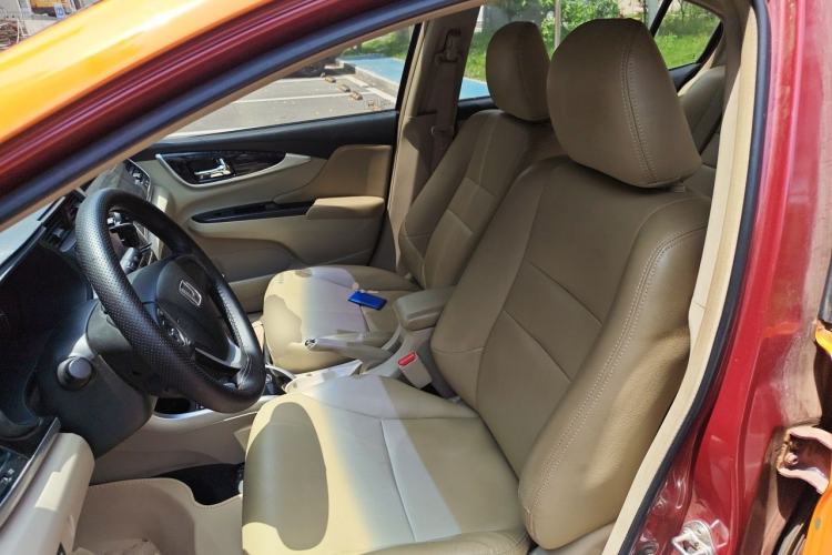 Used Honda Crider 2013 1.8L automatic luxury edition Left Front Seat