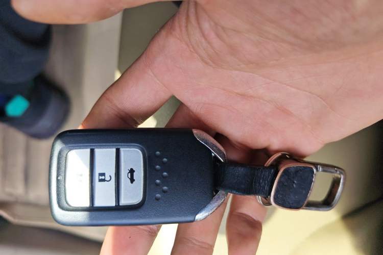 Used Honda Crider 2013 1.8L automatic luxury edition Vehicle Key