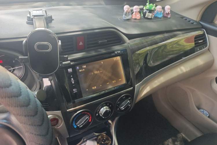 Used Honda Crider 2013 1.8L automatic luxury edition Audio And AC Panel