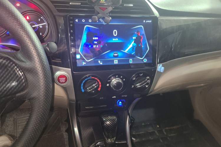 Used Honda Crider 2013 1.8L automatic luxury edition Audio And AC Panel