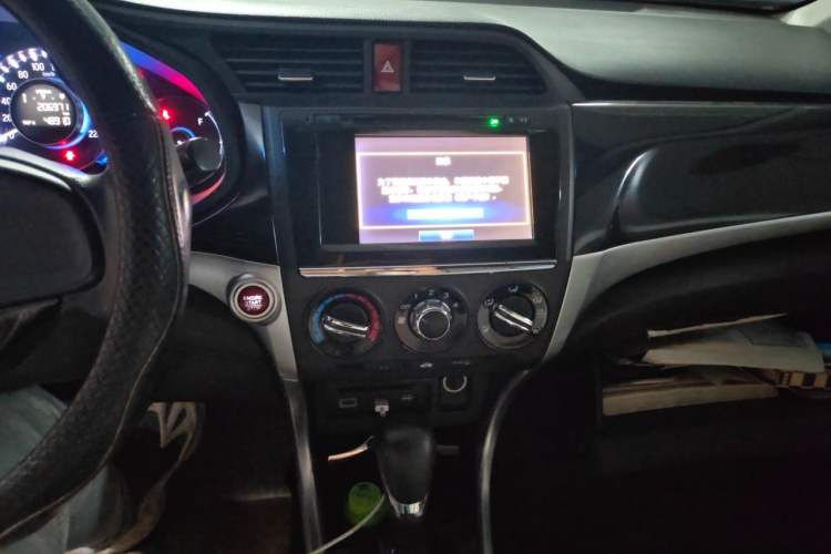 Used Honda Crider 2013 1.8L automatic luxury edition Audio And AC Panel