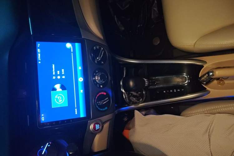 Used Honda Crider 2013 1.8L automatic luxury edition Audio And AC Panel