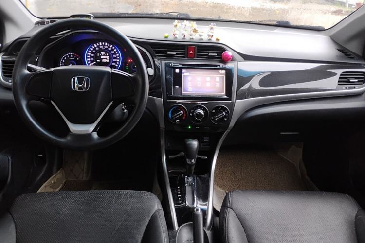 Used Honda Crider 2013 1.8L automatic comfort version Center Console
