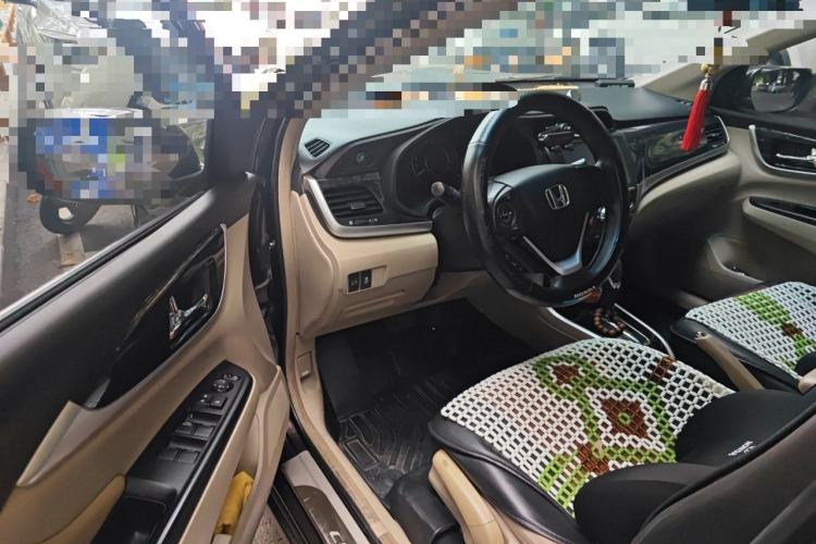 Used Honda Crider 2013 1.8L automatic luxury edition Driver Seat