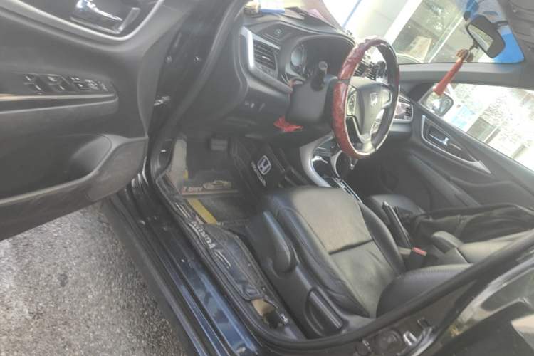 Used Honda Crider 2013 1.8L automatic luxury edition Driver Seat