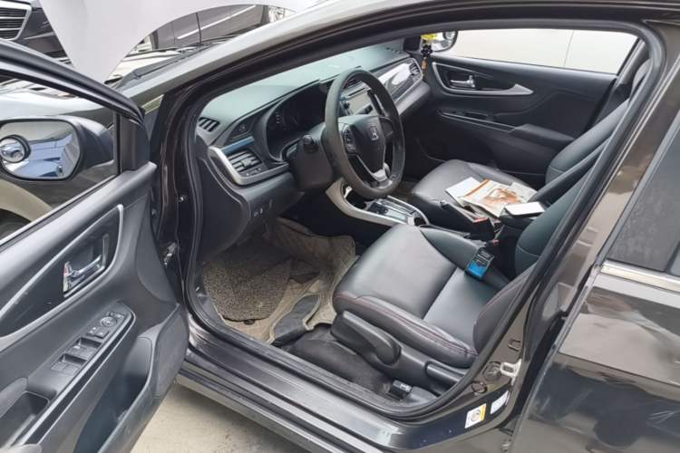 Used Honda Crider 2013 1.8L automatic luxury edition Driver Seat