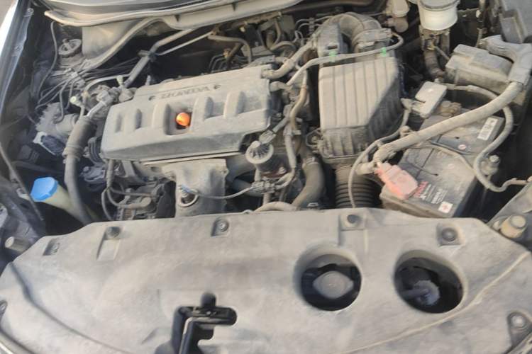 Used Honda Crider 2013 1.8L automatic luxury edition Engine Bay